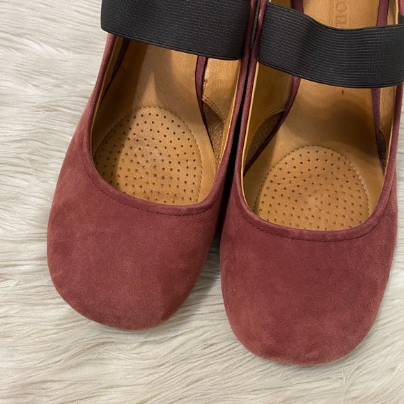 Gentle Souls Red Suede Ridge It Mary Jane Wedge Heels Elastic Vamp Slingback - Picture 3 of 8